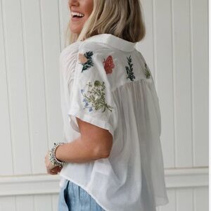 Embroidered White Short-Sleeve Peasant Top